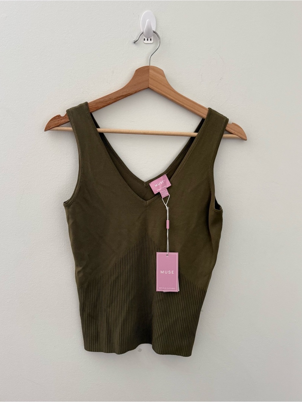 Muse Olive Green Ribbed V-Neck Sleeveless Tank Top S